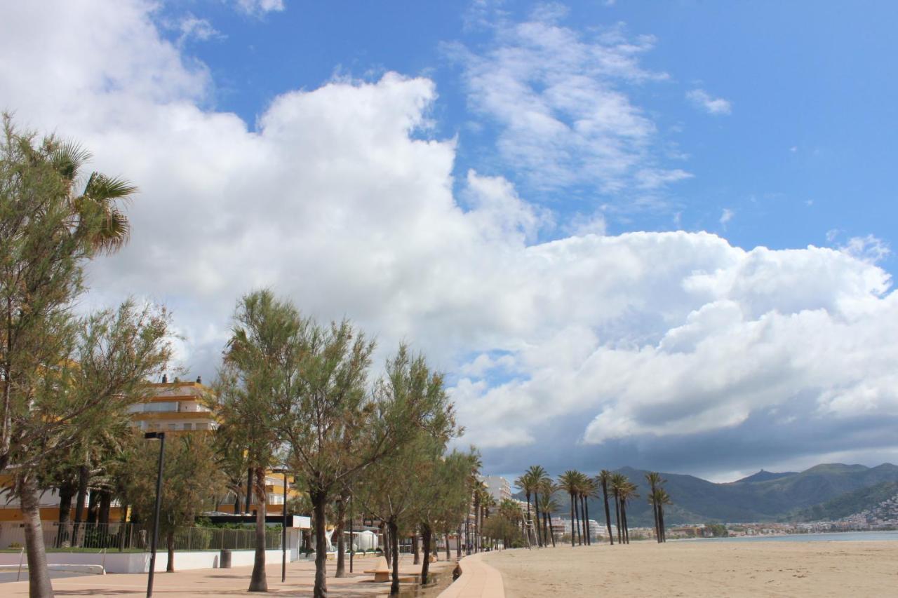 Beautiful Apartment 75M2 With View At The Beach, Pool, Parking Roses Exterior foto