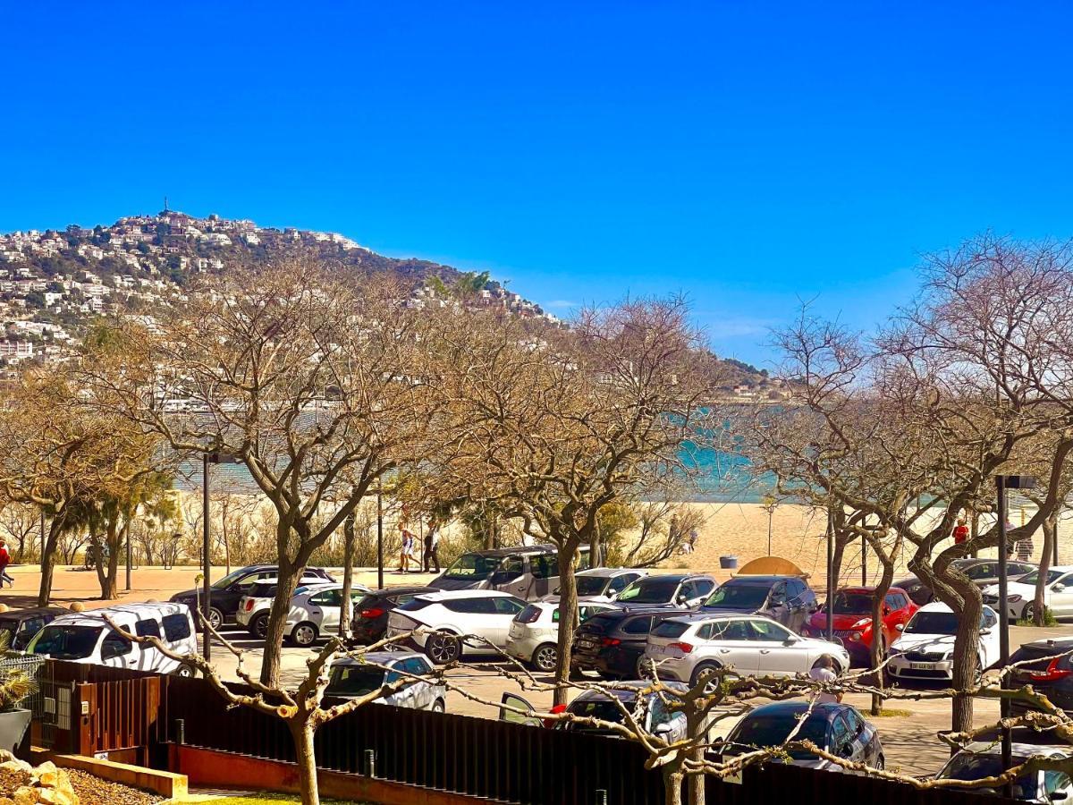 Beautiful Apartment 75M2 With View At The Beach, Pool, Parking Roses Exterior foto